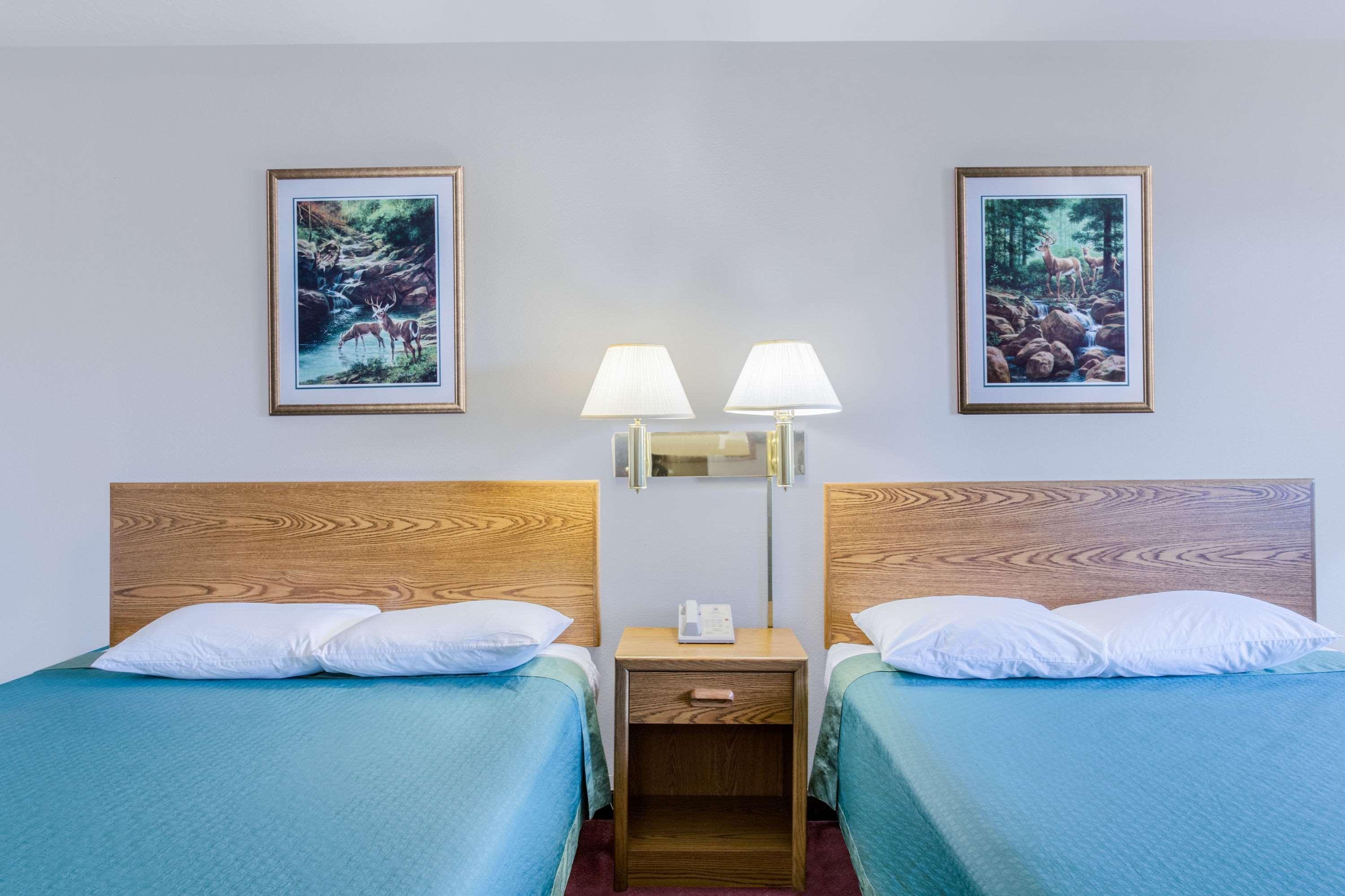 Super 8 By Wyndham Super 8 Blackfoot Extérieur photo
